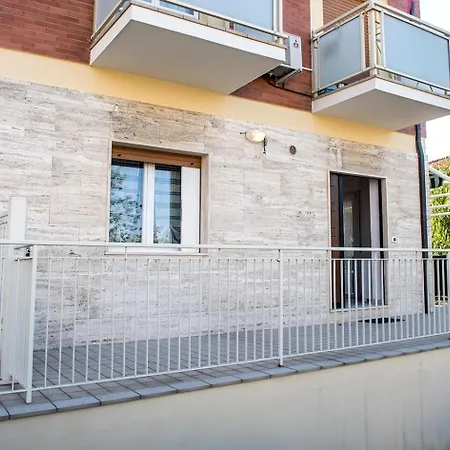 S027 - Sirolo, Nuovo Trilocale In Centro Con Aria Condizionata